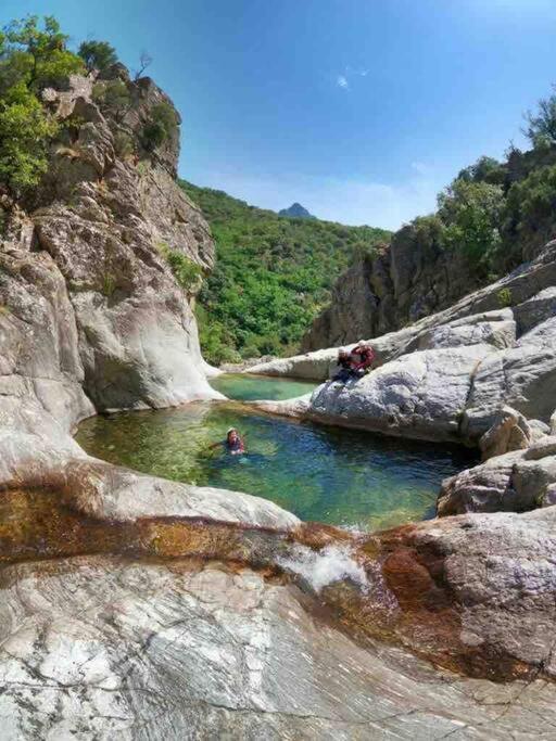 Maison Avec Exterieur Proche Saint Guilhem Le Desert מראה חיצוני תמונה